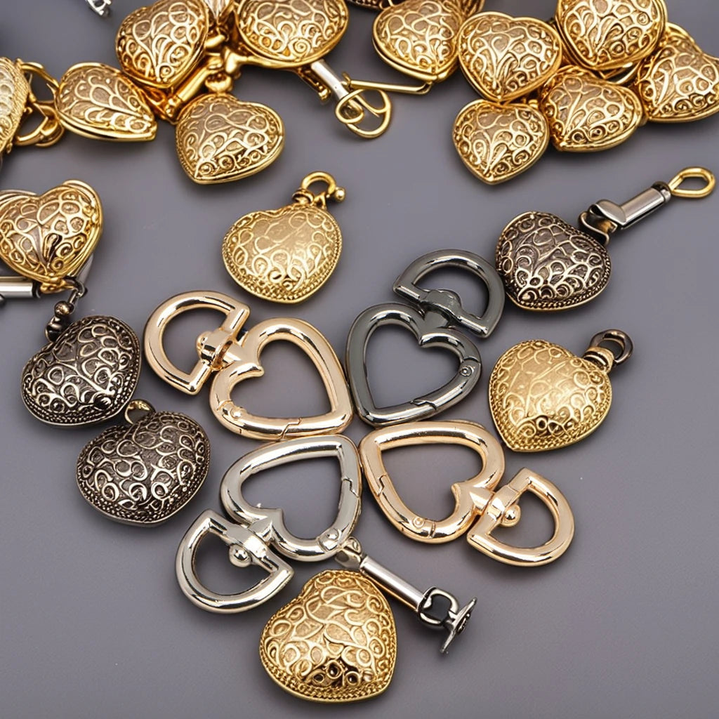 Small Metal Heart-Shaped Snap Hook Keychain Zinc Alloy Clip Webbing Lobster Clasp Collar Carabiner Bag Strap Luggage Rings Iron