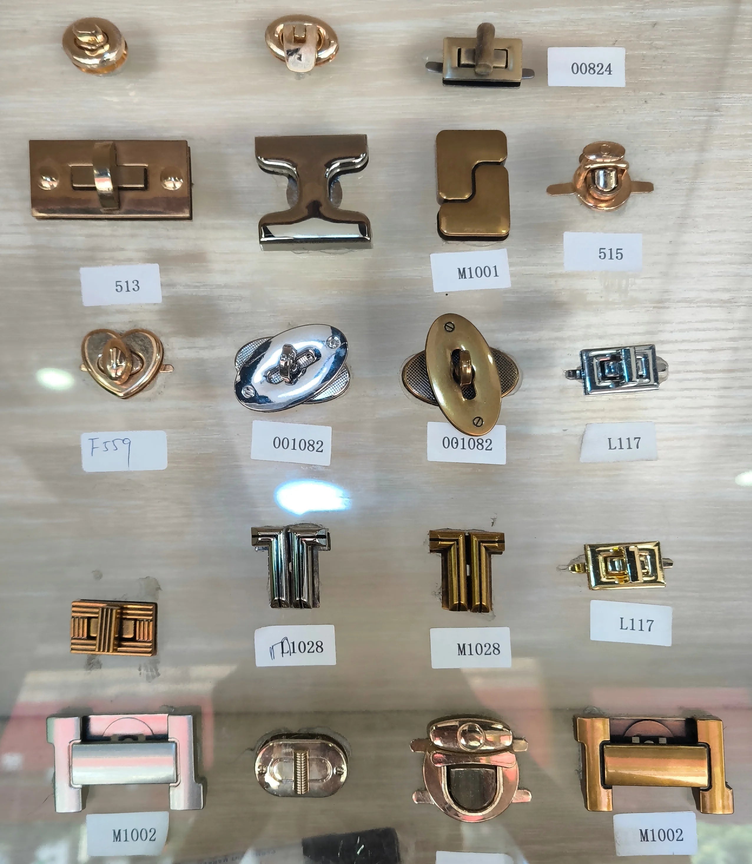 Ladies Bag Twist Lock Clasp in Stock Customised logo Available Low Price Direct From Hardware Source Factory