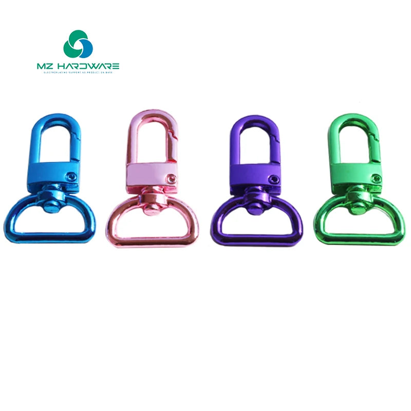 MZhardware Fashion Gold Metal Dog Buckle Zinc Alloy Lanyard Hook Key Chain with Swivel Snap Hook Adjustable