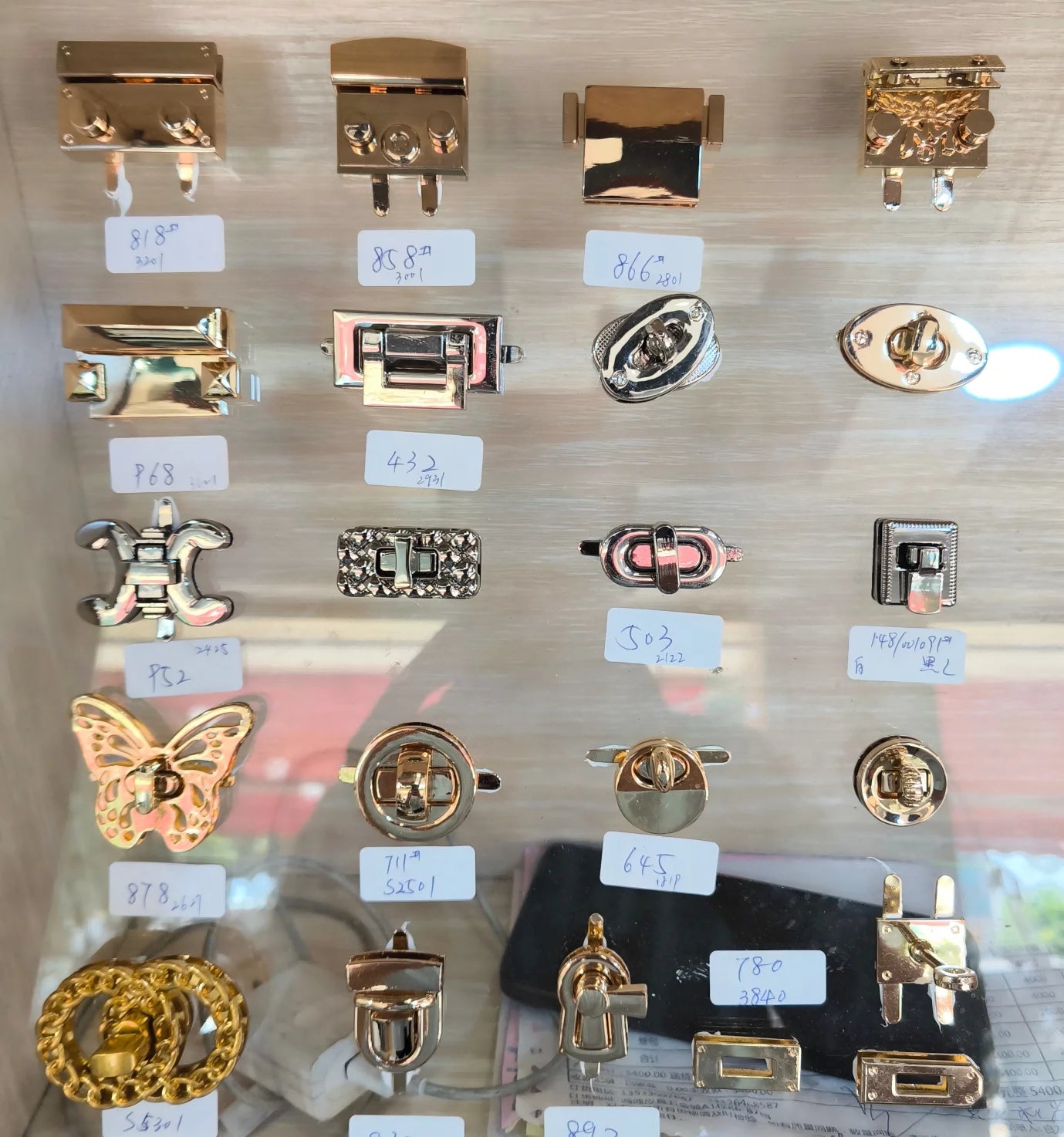 Ladies Bag Twist Lock Clasp in Stock Customised logo Available Low Price Direct From Hardware Source Factory