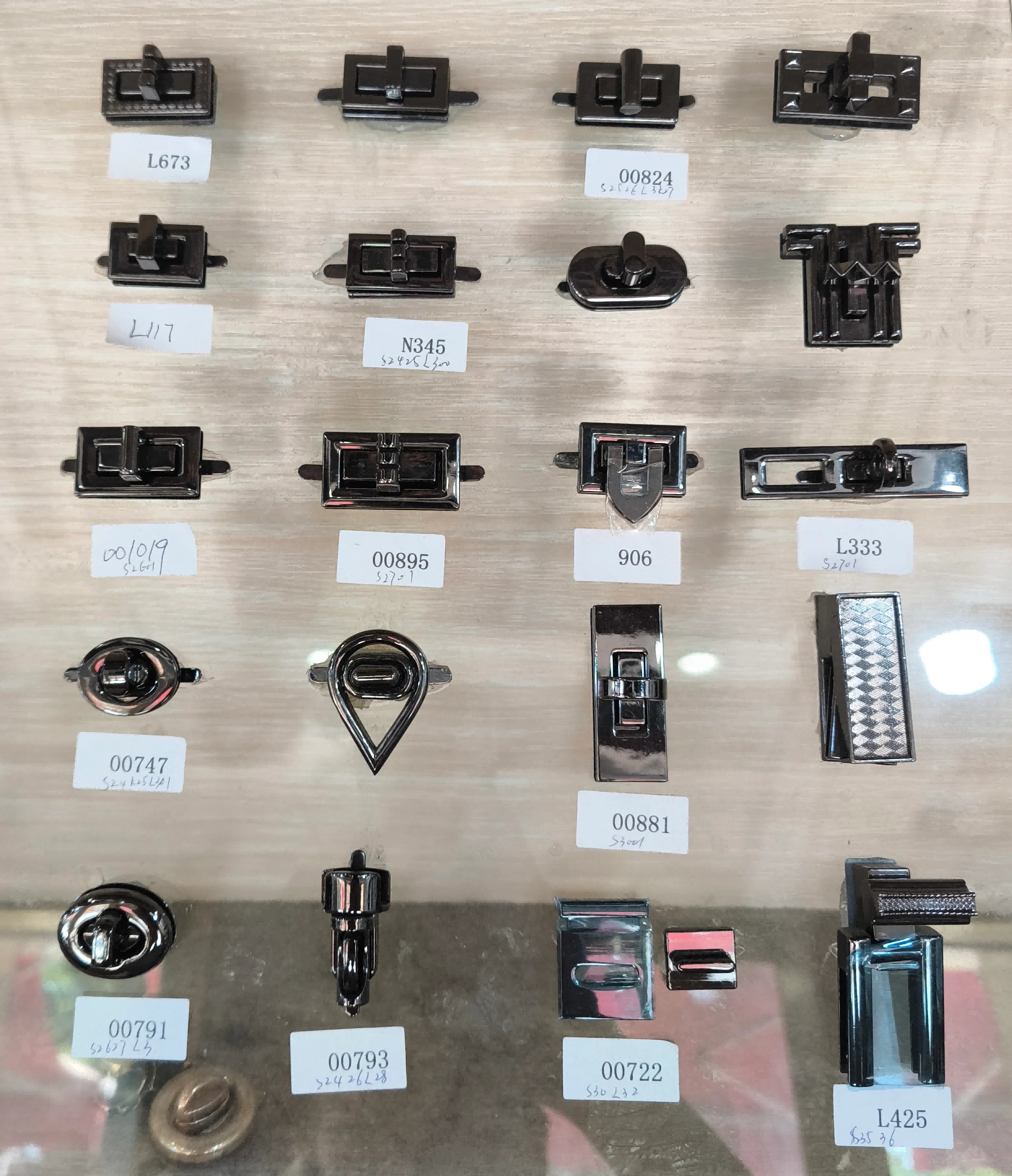 Customised  Metal Clasp Turn Twist Lock for DIY Craft Fashion Shoulder Bag Purse Handbag Hardware