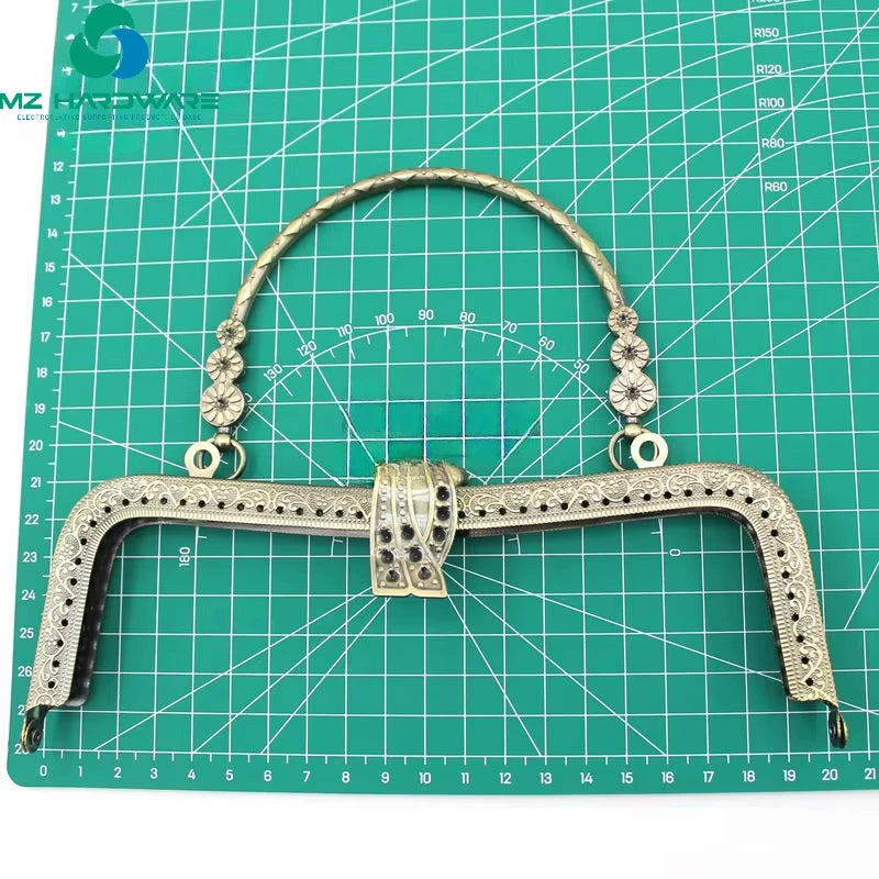 MZhardware 20.5cm Vintage Metal Purse Frame Golden Antique Bronze Silver Golden Kiss Clasp Handle DIY Bag Accessories