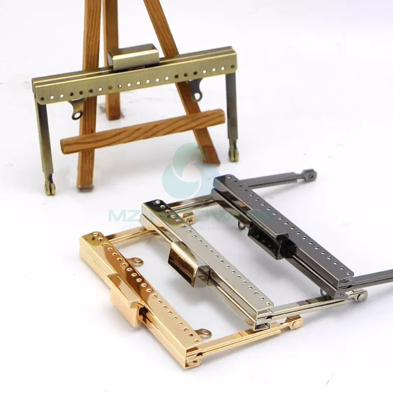 MZ Customized 10.5cm square Smooth Feet Kiss Lock with square Head Gold Plated Mouth Luggage Hardware Clip Wholesale Bag Frame