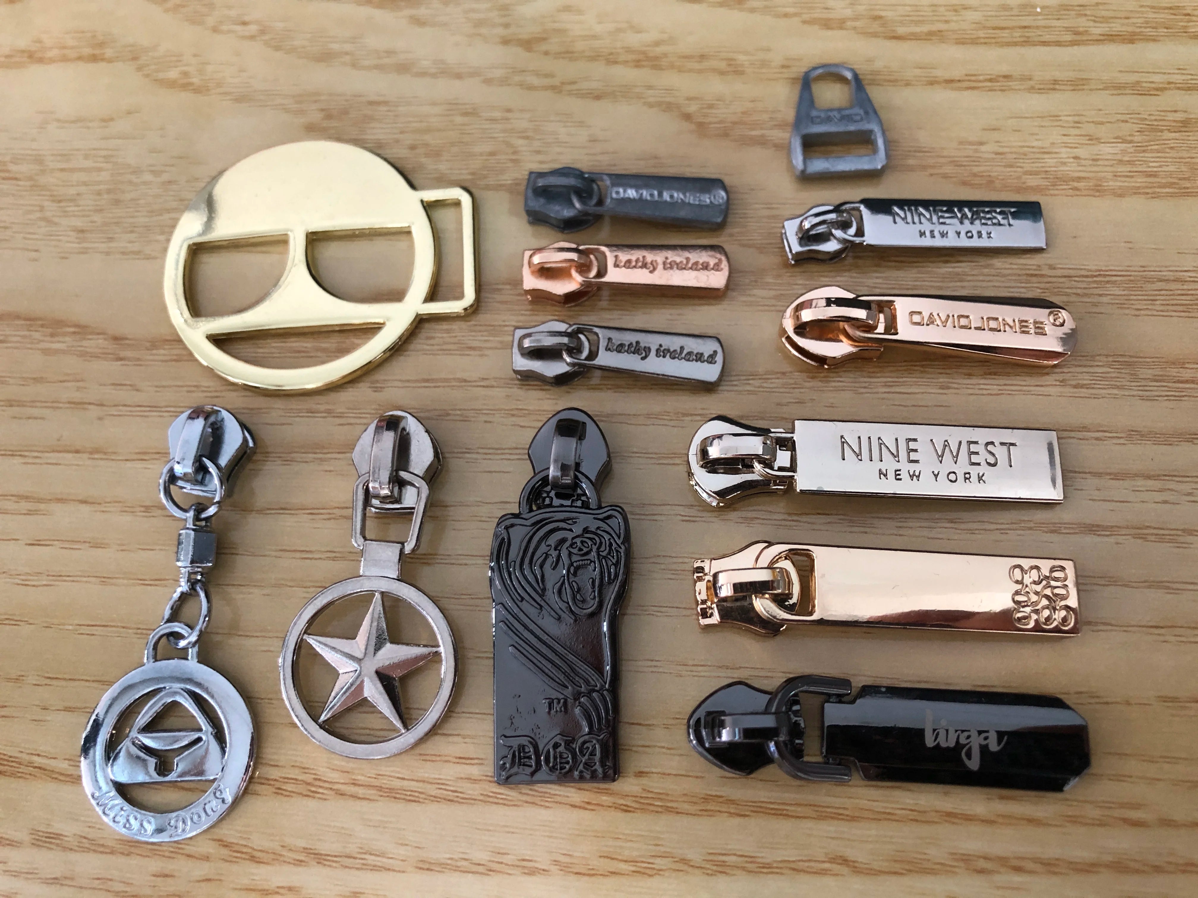 Metal Zipper Custom Zipper Accessories Hot Selling Rainbow Metal Zip Bag Puller for Nylon Zipper Luggage Clothing