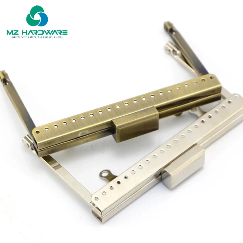 MZ Customized 10.5cm square Smooth Feet Kiss Lock with square Head Gold Plated Mouth Luggage Hardware Clip Wholesale Bag Frame