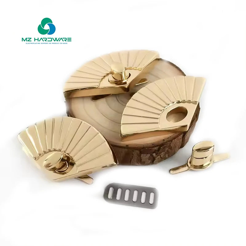 Good Quality Press Lock Corner Guard Bag Accessories Trunk Hardware Corner Handbag Lock Hardware Metal Turn Lock for Bag