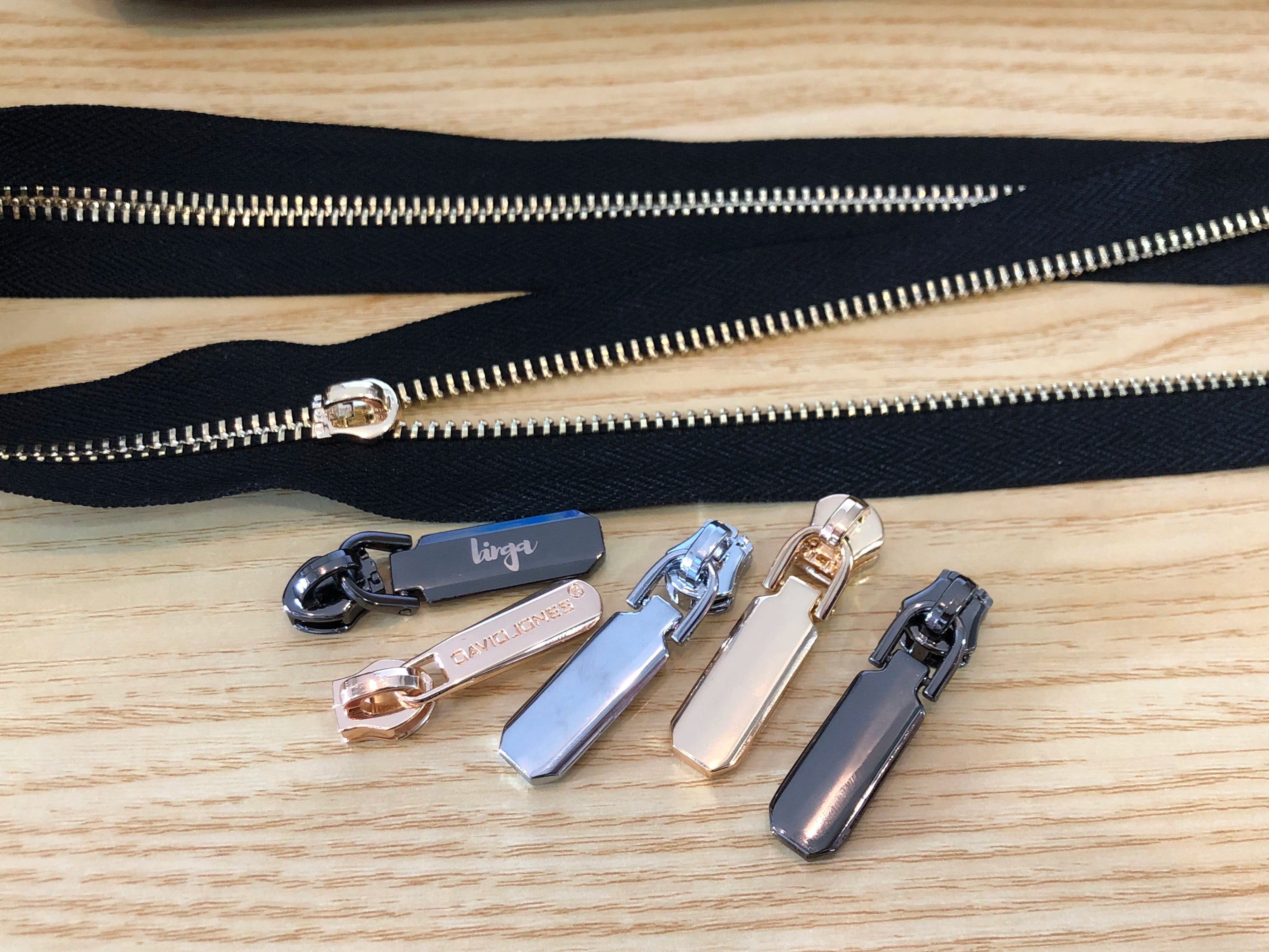 High Quality Eco-Friendly Metal Waterproof Zipper #5 Slider With Custom Logo Pulley Puller Zipper for Purses