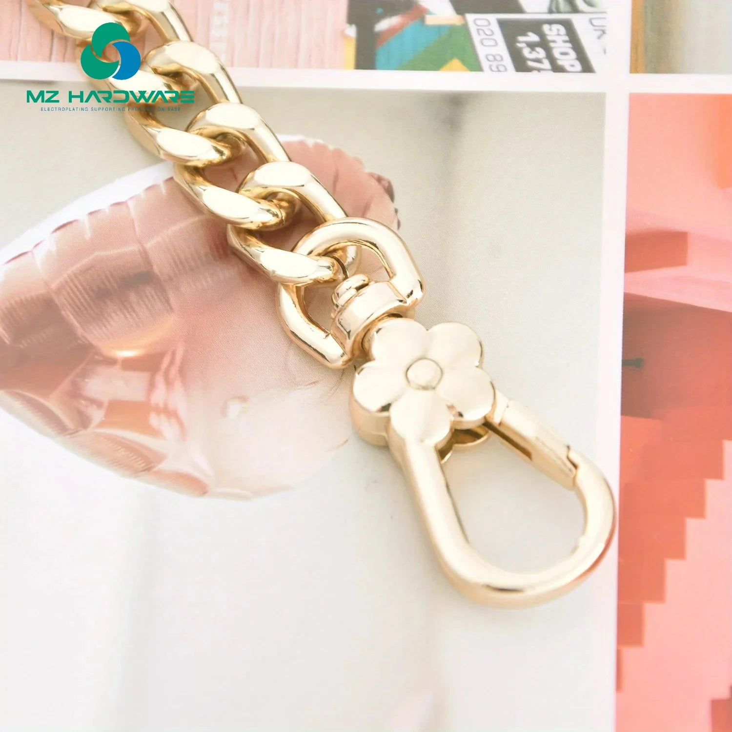Flower Shape Dog Hook for Bags Dog Collar with Swivel Snap Carabiner Clip Material Spring Swivel Hook Bag Accessories