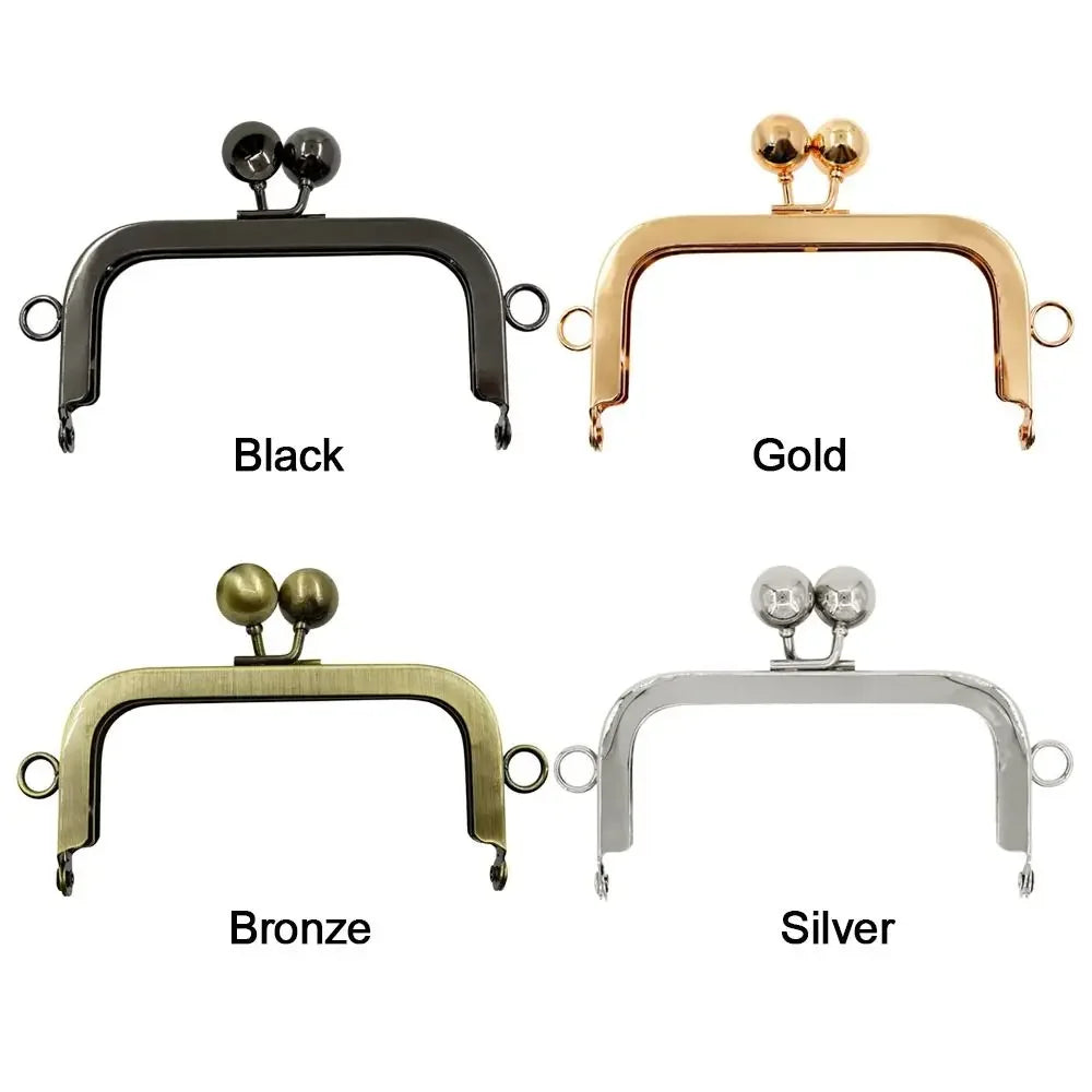 MZhardware Hot Sale DIY Craft Metal Hardware Accessories Vintage Pattern Purse Frame Kiss Clasp Lock Bag Bag Luggage Making